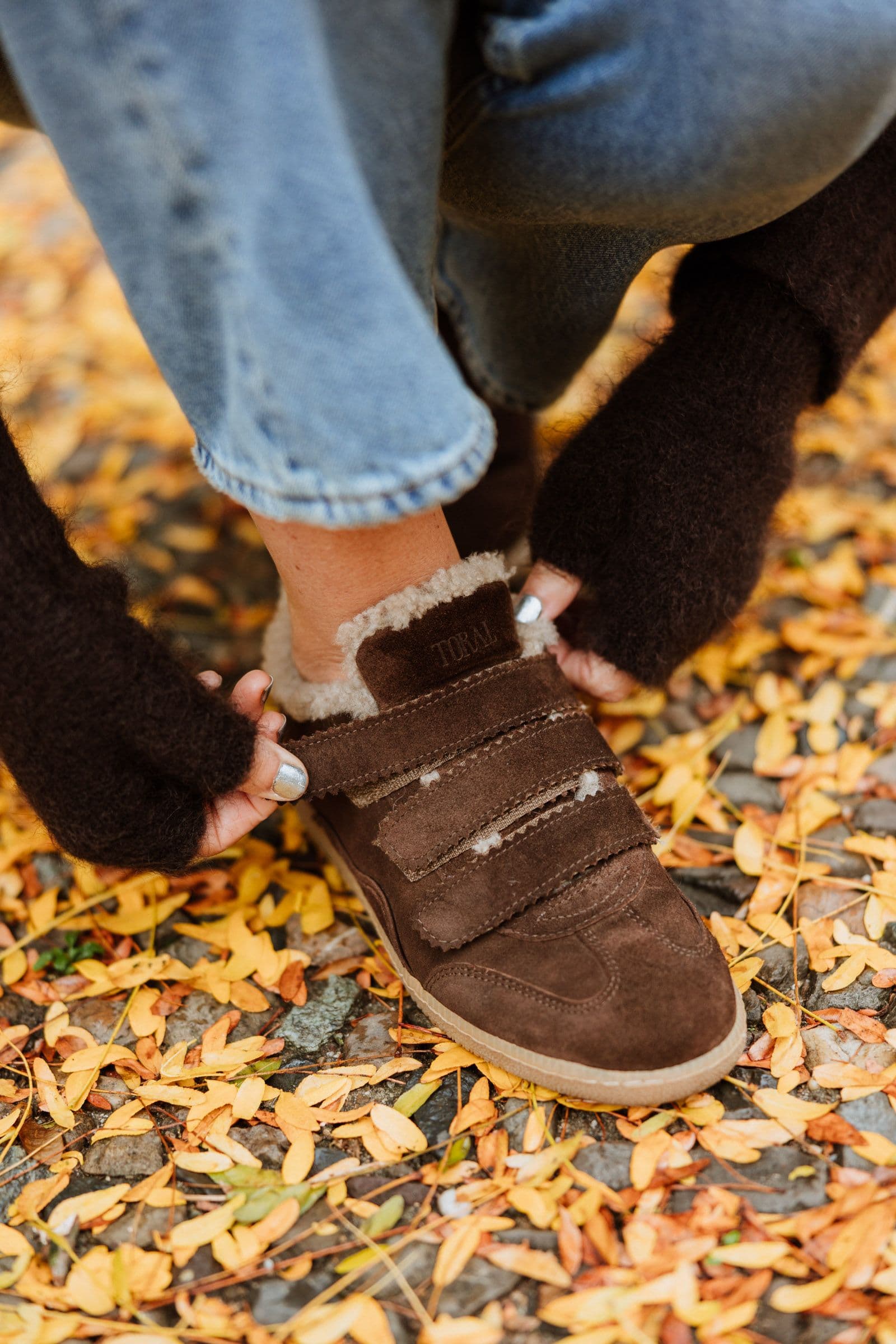Hoe style je een bruine outfit?